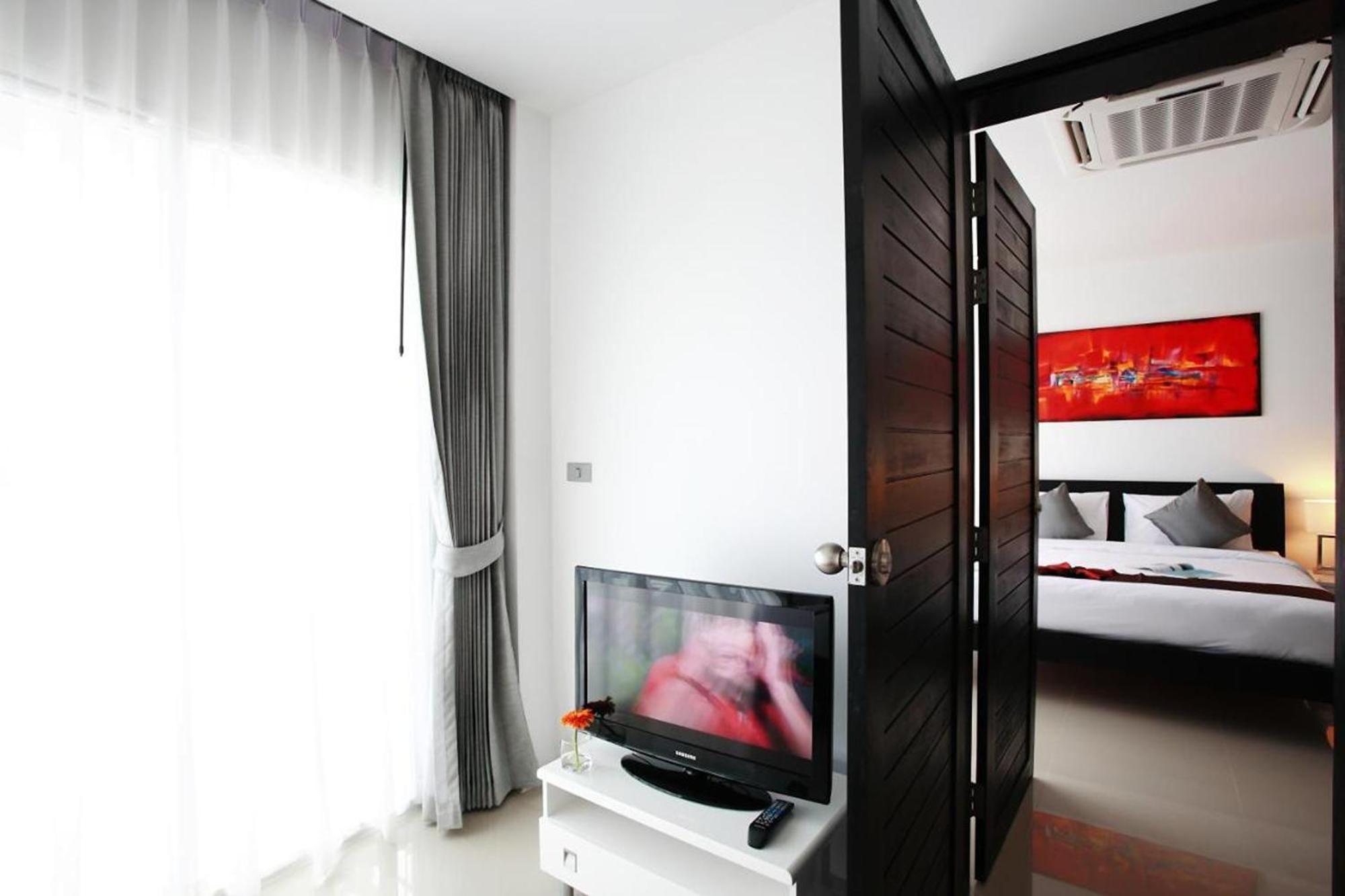 One World One Home Naiharn Hotel Rawai Kültér fotó